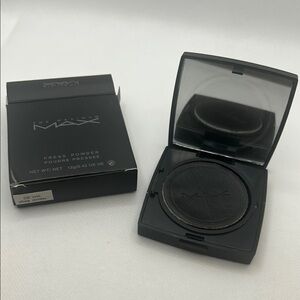Max Press Powder in Black Case - Natural Beige